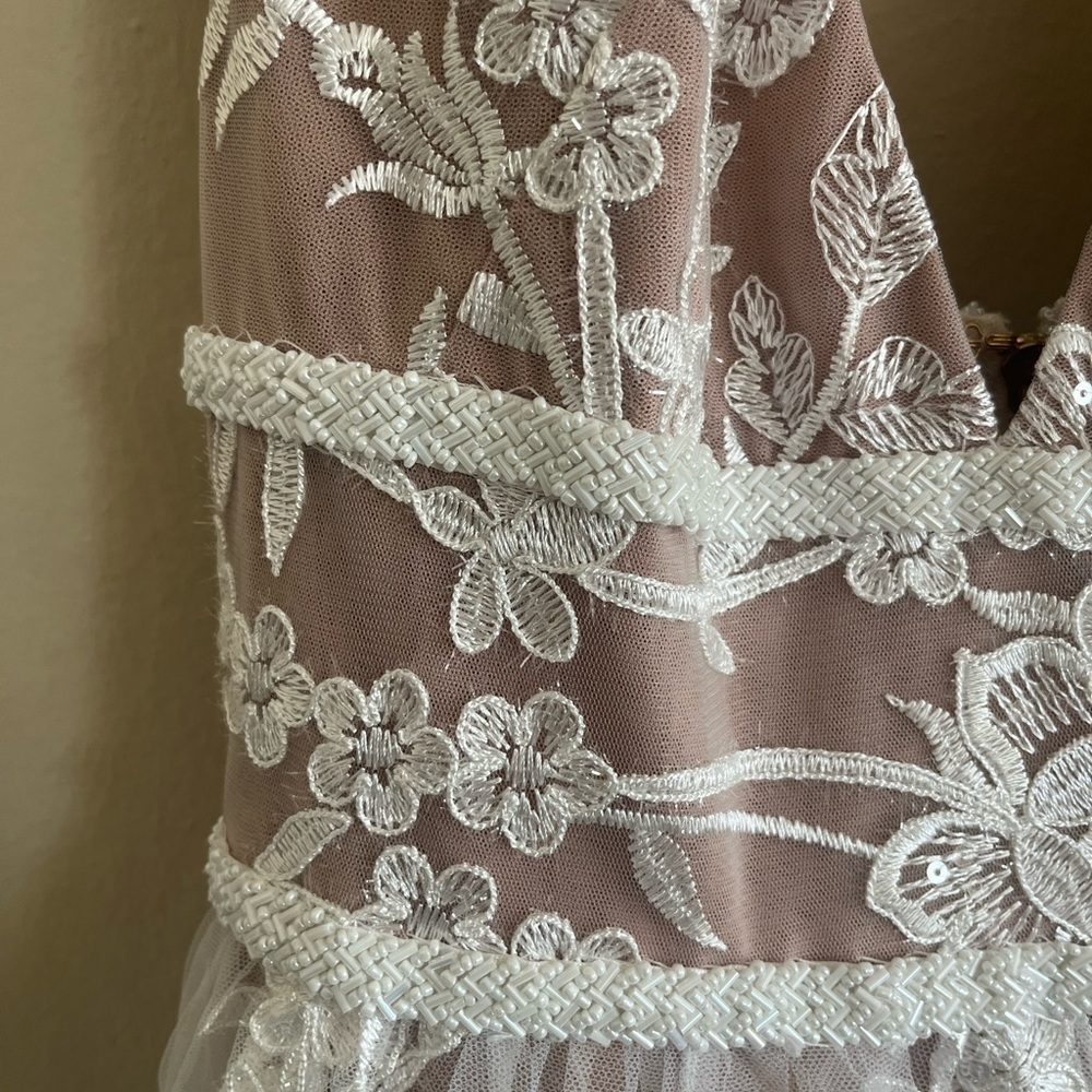 Bronx & Banco Tunisia White Floral Bridal Gown size US 4 (small) NEW! With tags! - Picture 7 of 12